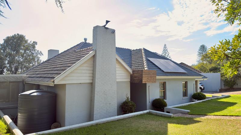 5 Bedroom Property for Sale in Kenridge Western Cape